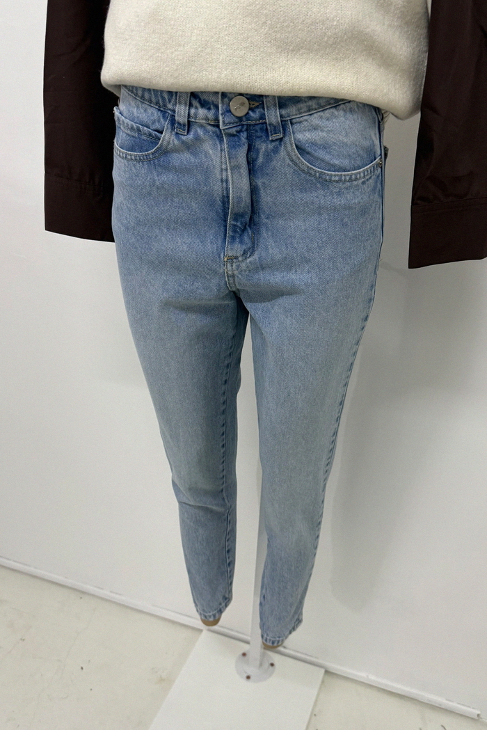 Jean Mom Acid