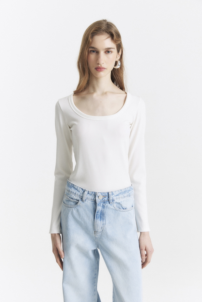 Camiseta Escote Cavado