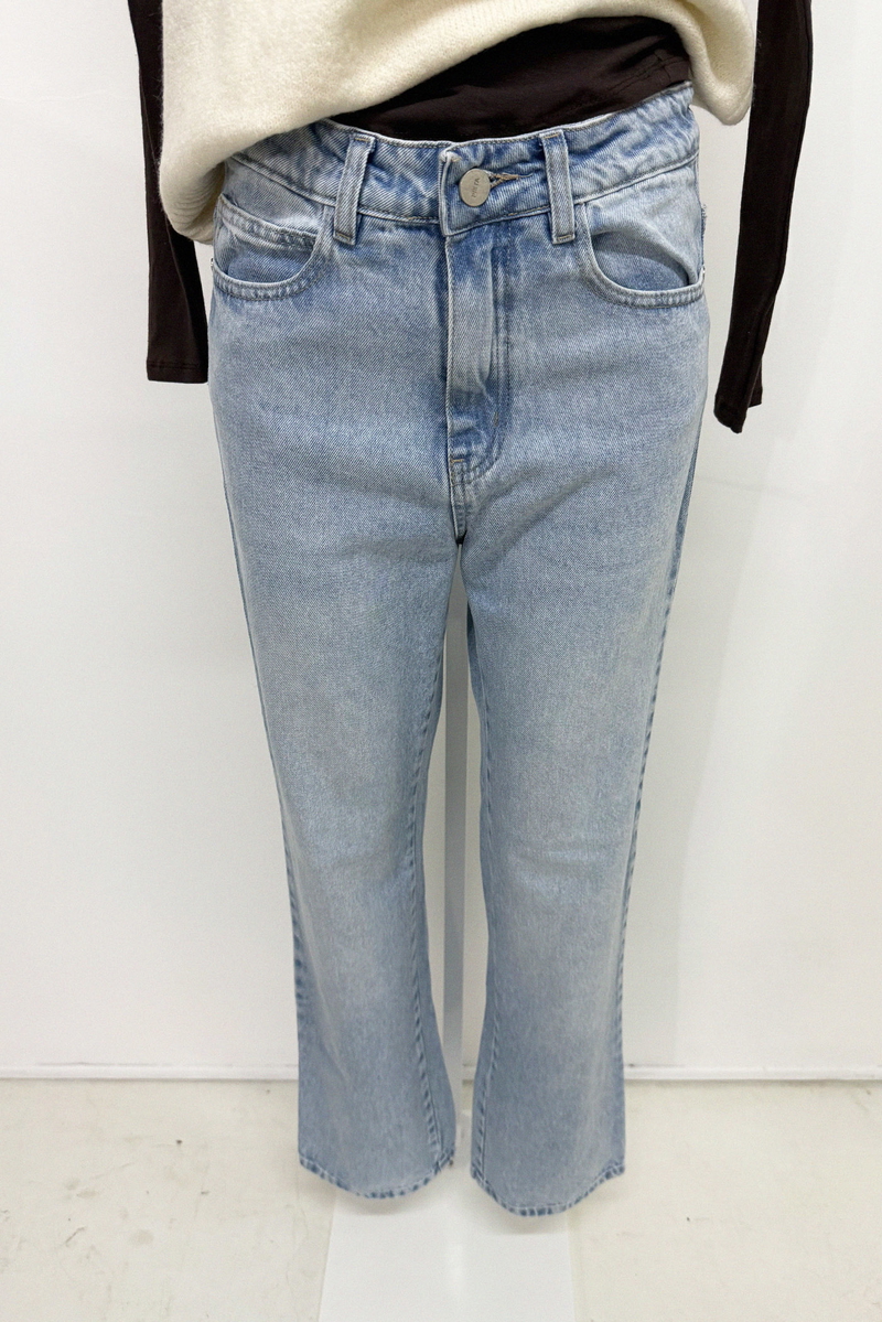 Jean Straight Full Celeste Bigotes